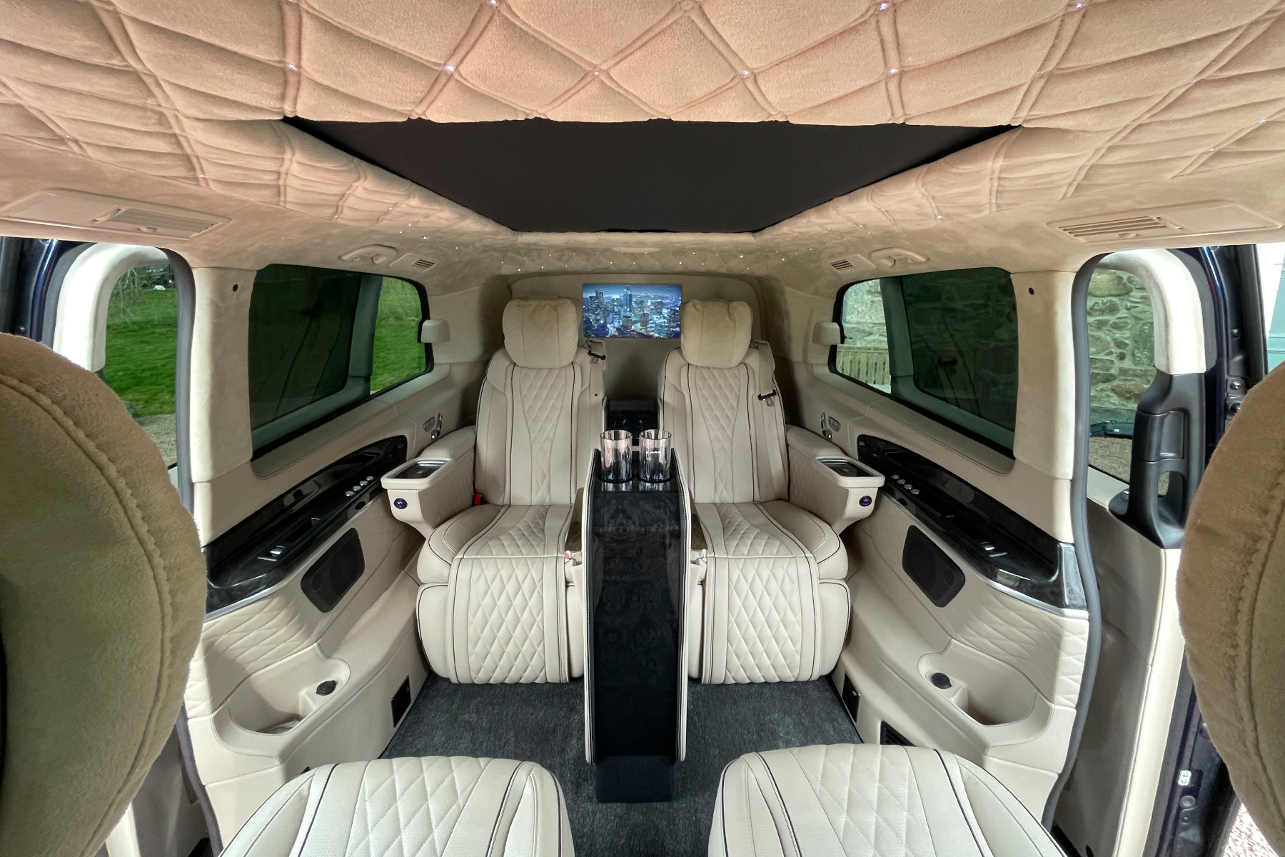 Jet Class Luxury Interior - Luxe Scot