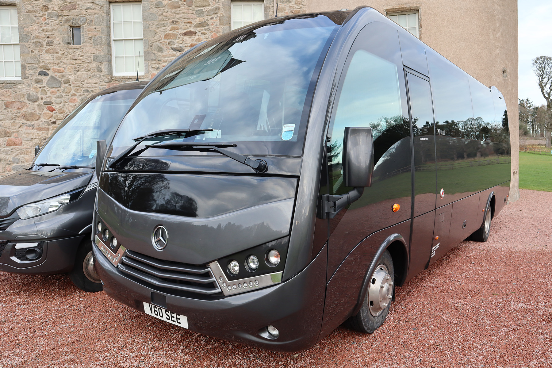 Mercedes 25 Seater Front Angle - Luxe Scot