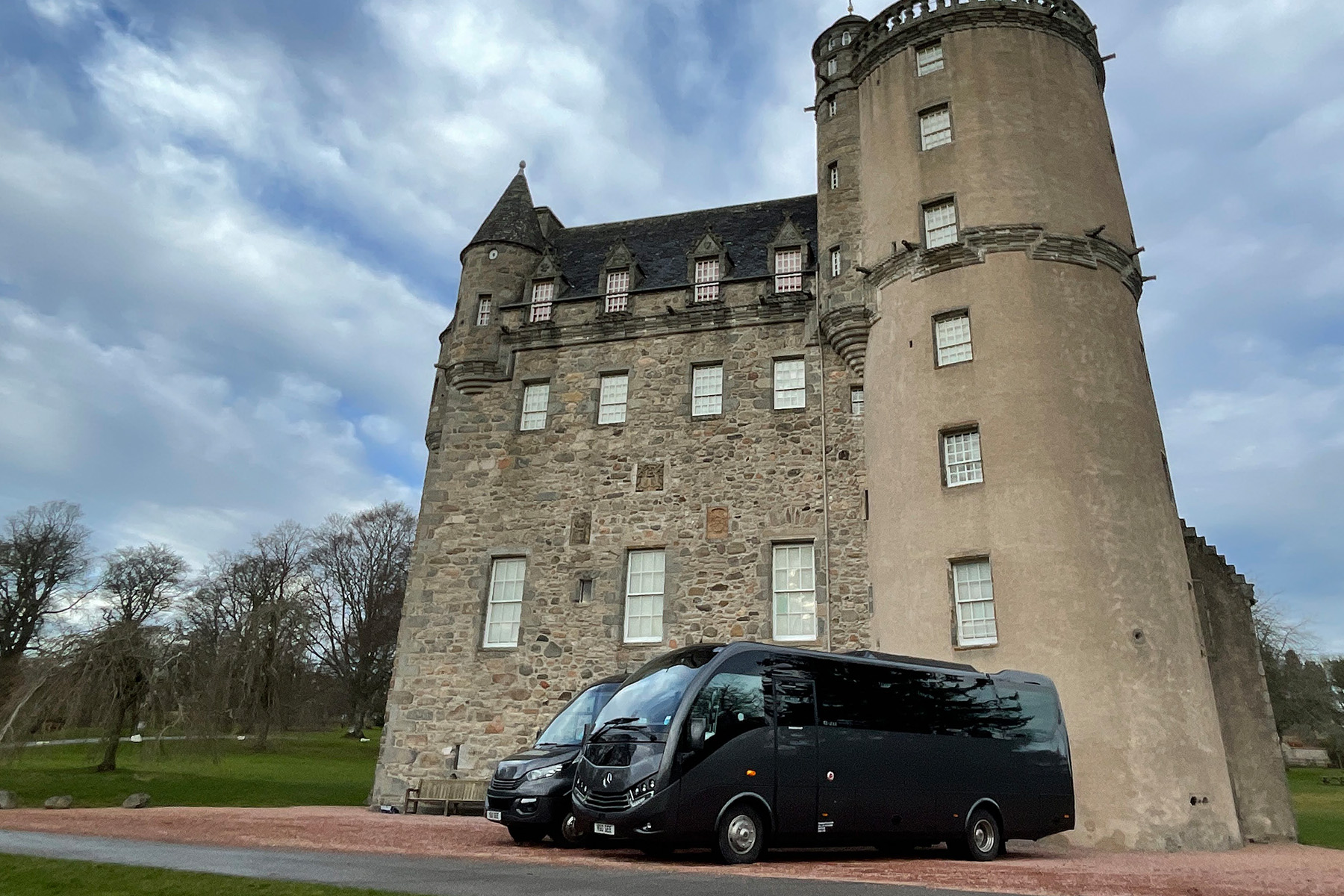19 & 25 Seater at Castle Faser - Luxe Scot
